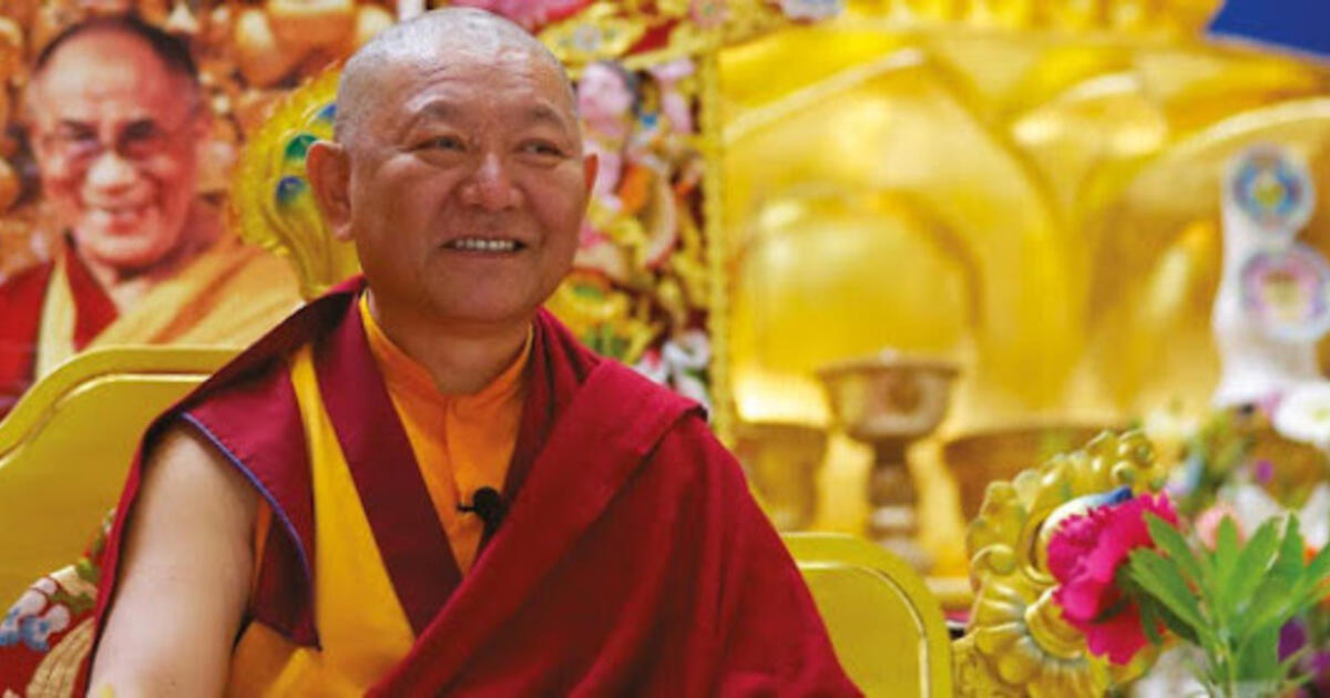 Ringu Tulku Rinpoche teaching in Lerab Ling